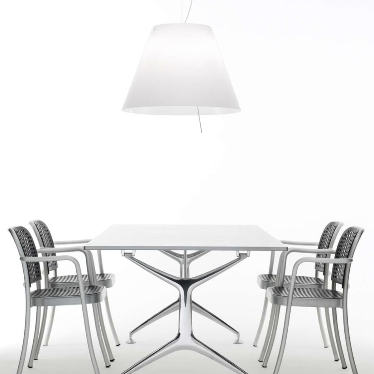 Costanza D13 mesa Luceplan