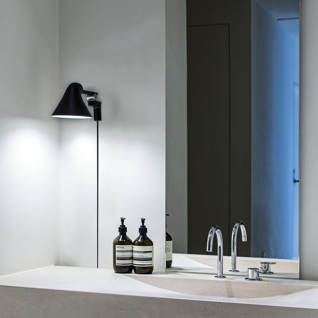 NJP WALL LONG Louis Poulsen