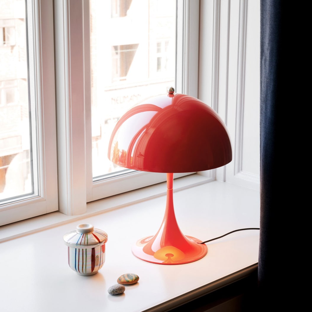 panthella-mini-louis-poulsen-lampara-mesa-unoiluminacion-ambiente-4-min