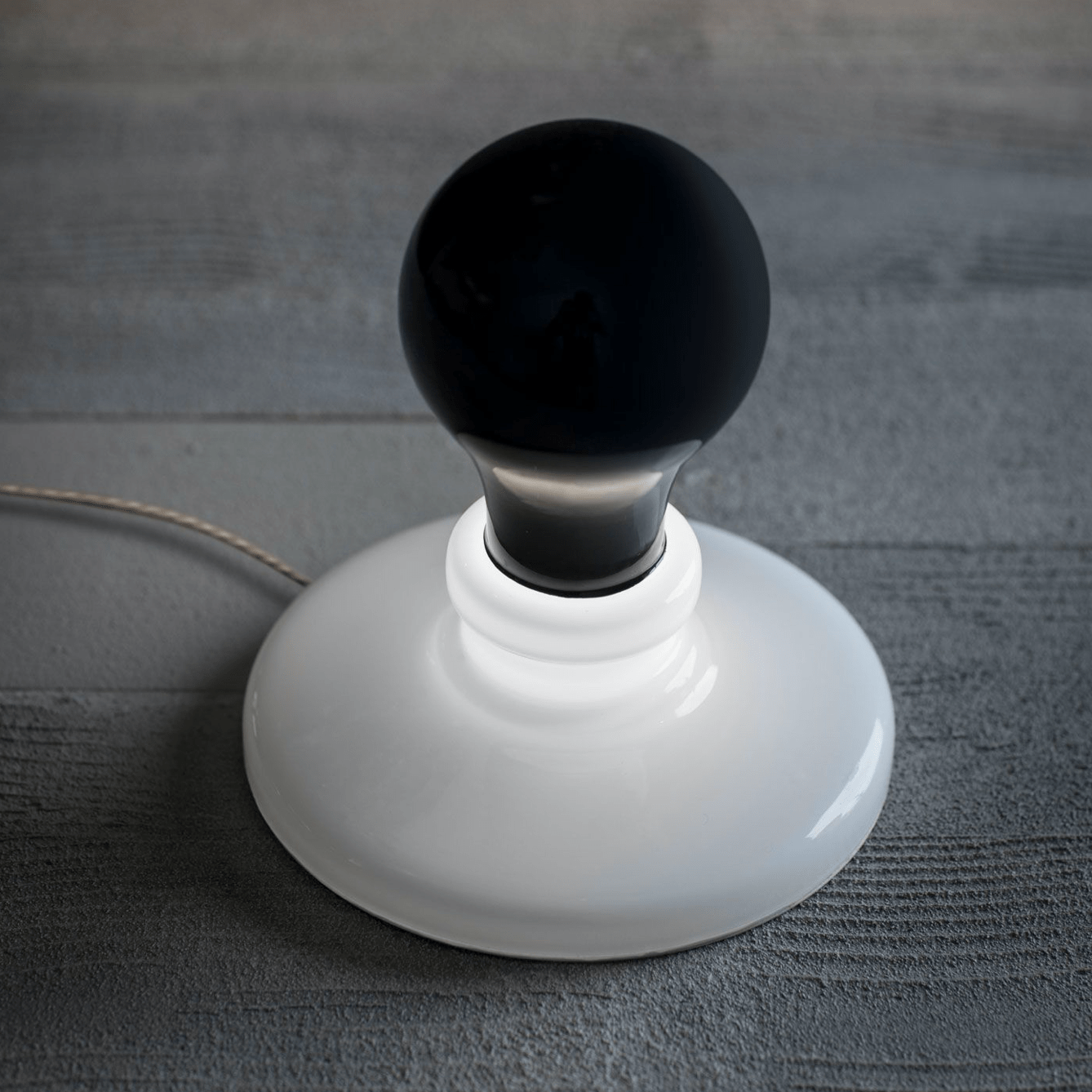 LIGHTBULB Mesa