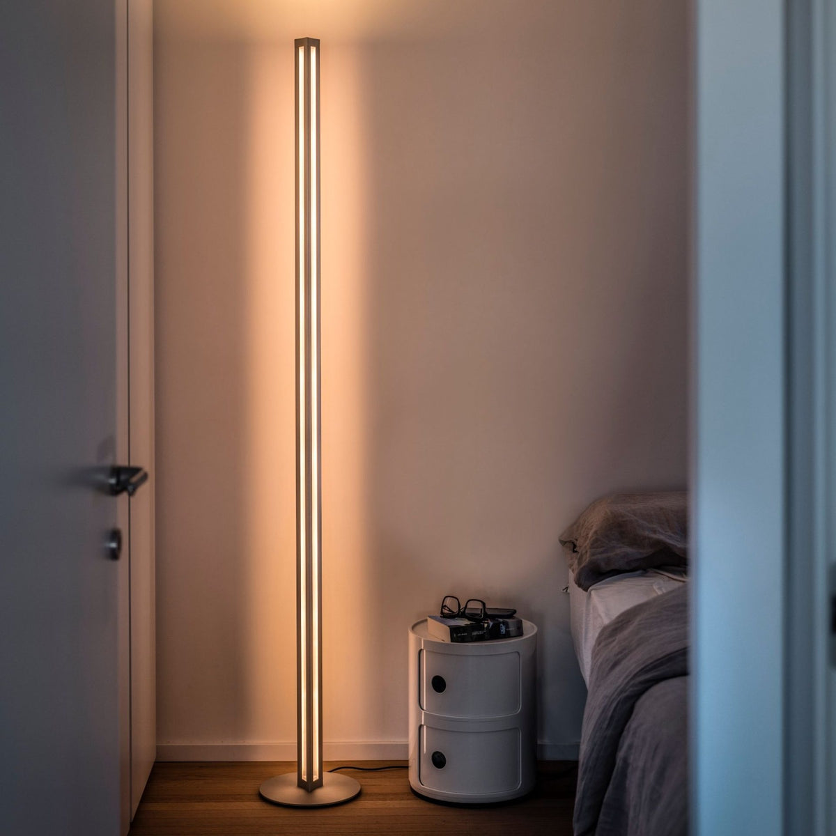 chiaroscura-foscarini-lampara-de-pie-unoiluminacion-8