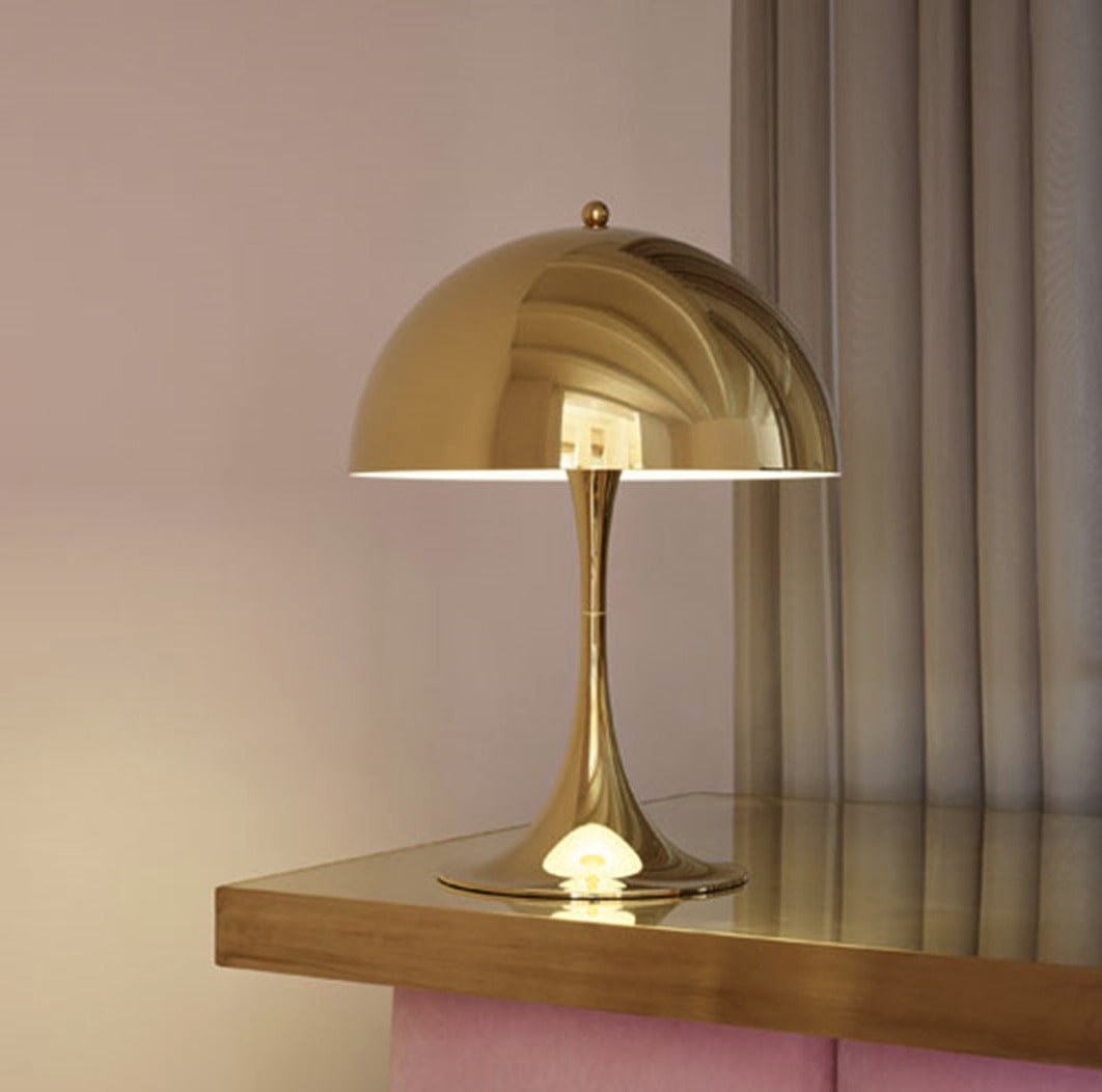 panthella-mini-louis-poulsen-lampara-mesa-unoiluminacion-ambiente-3-min