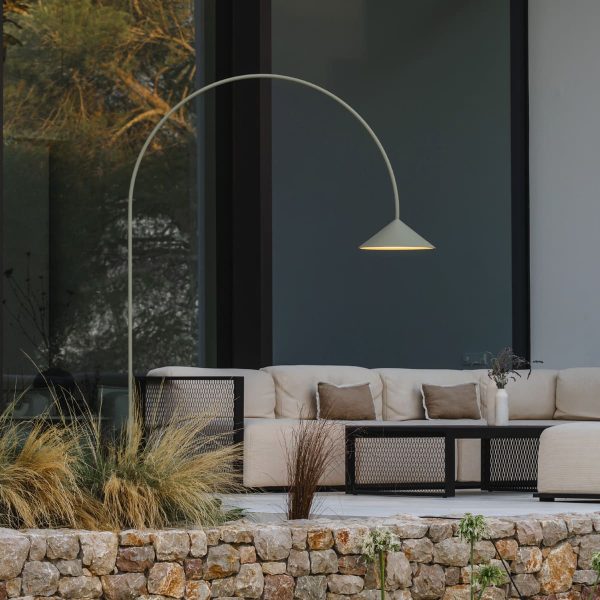 out-vibia-lampara-pie-exterior