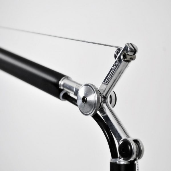 artemide-lampara-tolomeo-mini-detalle-unoiluminacion-negrop