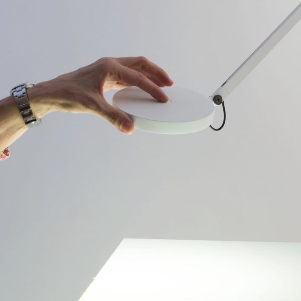 demetra-artemide-flexo-lampara-mesa-9