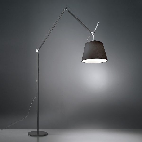 tolomeo-mega-artemide-negro-fondo